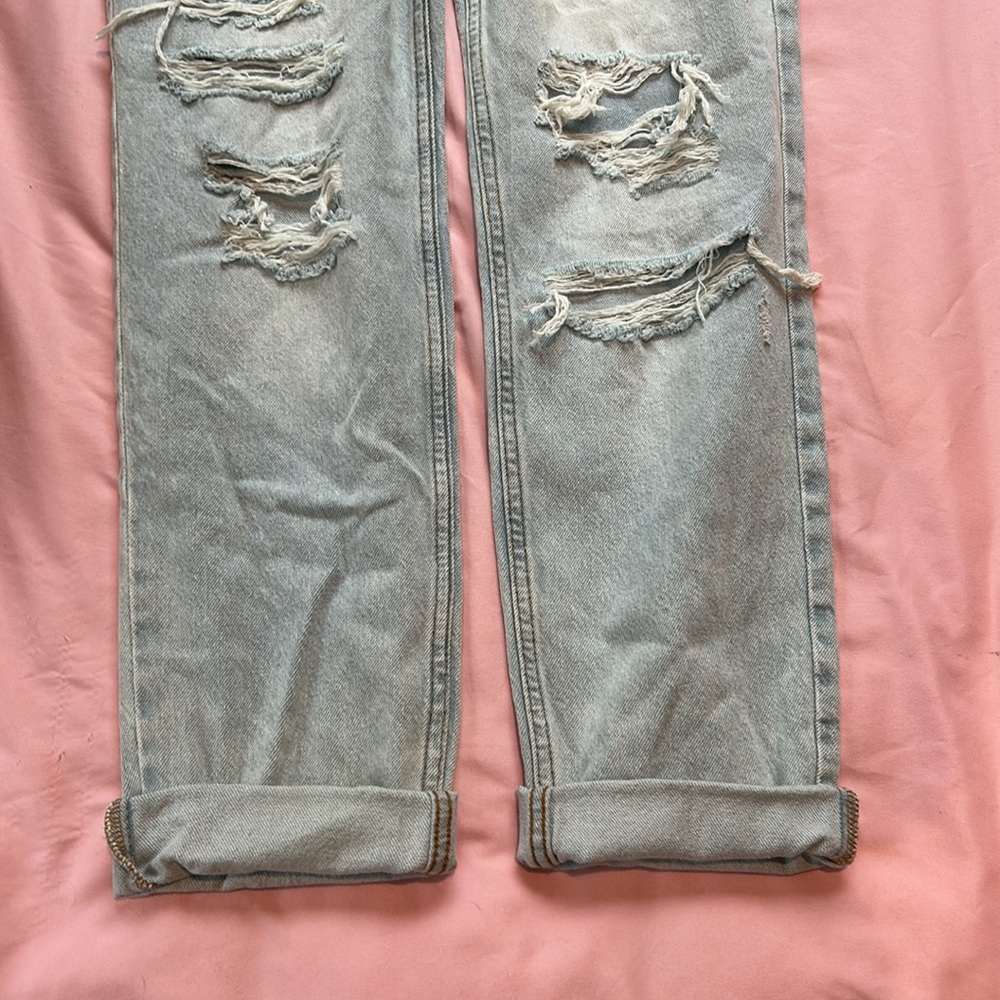 H&M
Size: 6/38
Boyfriend Low Waist Jean